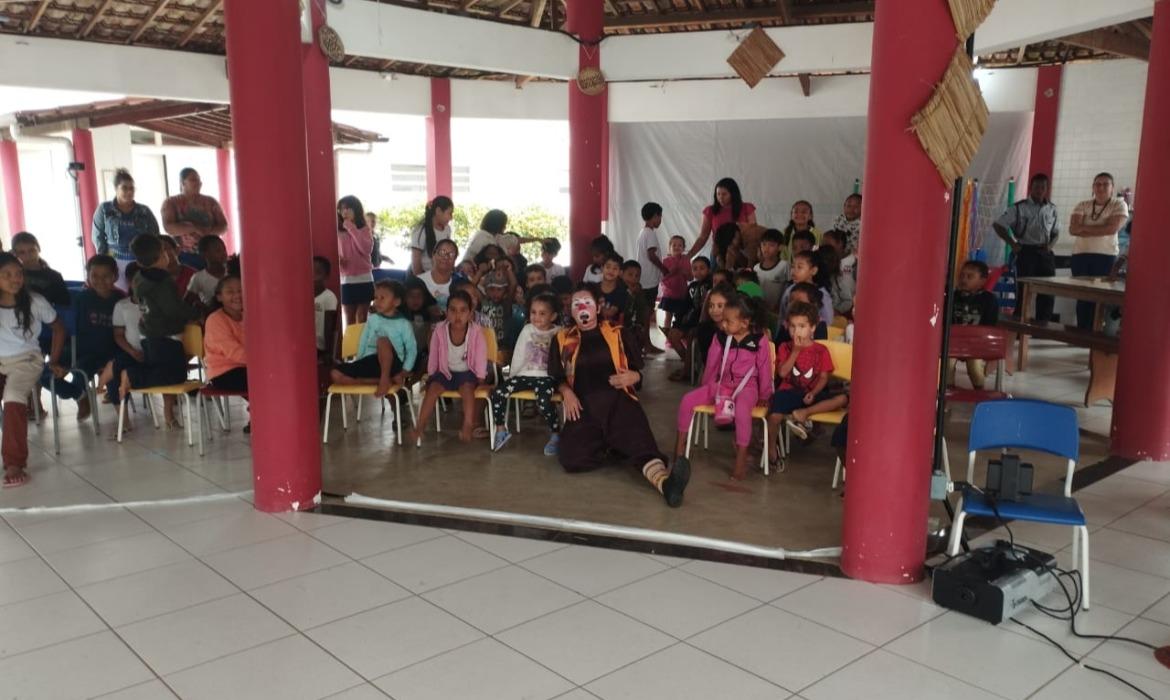 Projeto Estação Brincar leva teatro e formação sustentável para escolas da Rede Municipal de Ensino