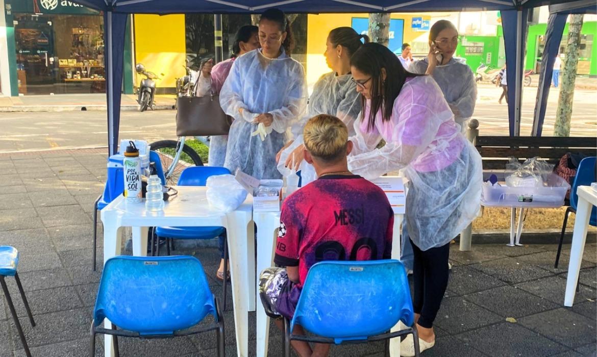 Ação no centro de Aracruz acolhe pessoas em situação de rua