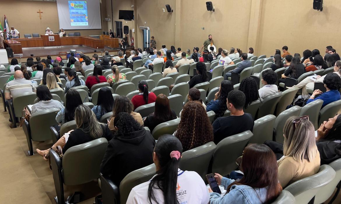 1ª Conferência Municipal dos Direitos Humanos reúne sociedade civil e poder público para discutir direitos humanos