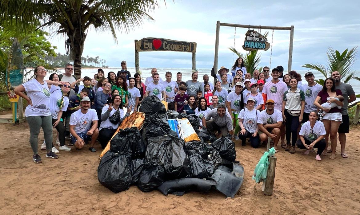 Ação retira cerca de 200 quilos de lixo de praias e dá exemplo de união e consciência no World Cleanup Day