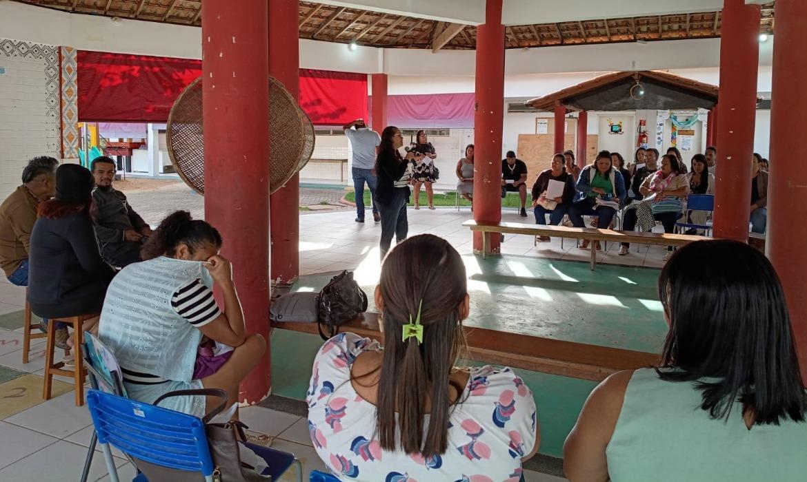 Educadores indígenas Tupinikim e Guarani dão continuidade à reorganização das problemáticas de ensino e aprendizagem do currículo específico