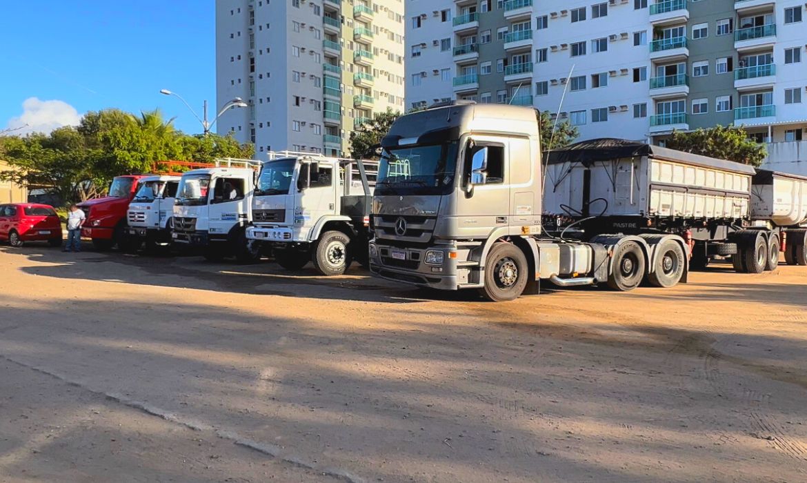 Mais seis caminhões passam a compor a frota da Secretaria de Transporte e Serviços Urbanos
