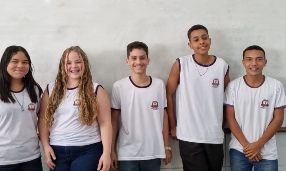 Medalha de ouro: Alunos da EMEF Luiza Silvina Jardim Rebuzzi vencem maratona Cactus