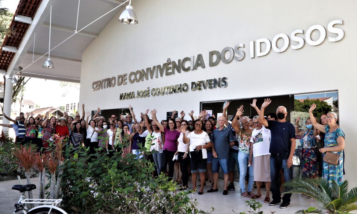 Prefeitura de Aracruz promove Roda de Conversa com idosos do CCI