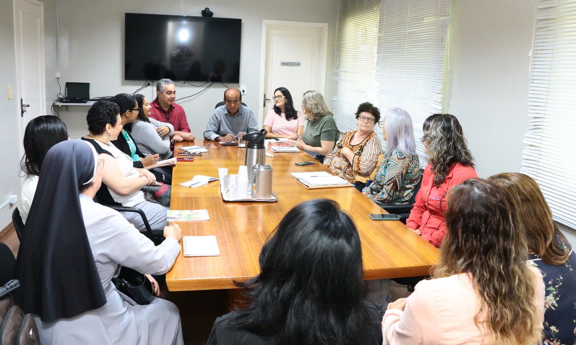 Prefeito se reúne com entidades para alinhar melhorias
