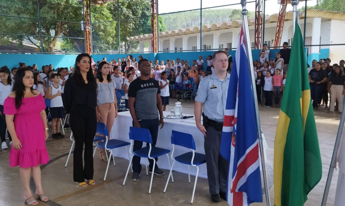 60 estudantes do CMEBTI Esther Nascimento se formam pelo PROERD