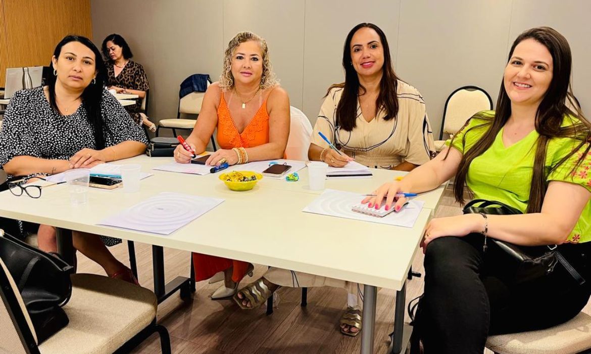 Escolas de Tempo Integral de Aracruz explanam suas práticas no World Café Sicoob