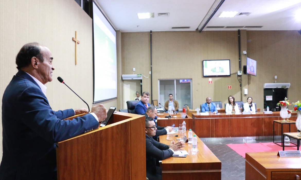 Prefeito participa de sessão solene em homenagem aos Agentes Comunitários de Saúde e Agentes de Combate a Endemias.