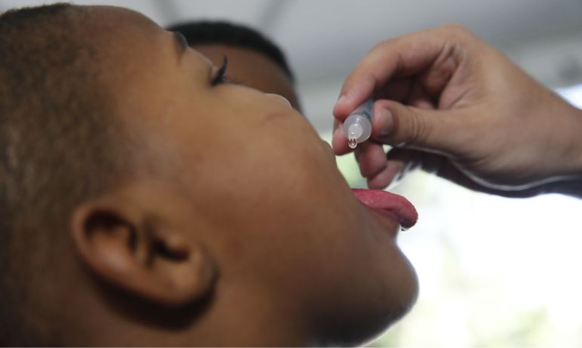 Aracruz prorroga prazo de vacinação contra poliomielite