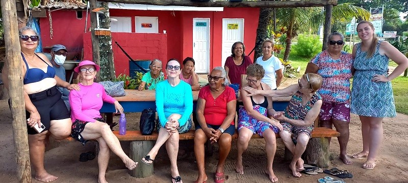 Centro de Referência de Assistência Social de Vila do Riacho realiza passeio pelas belas praias do litoral aracruzense