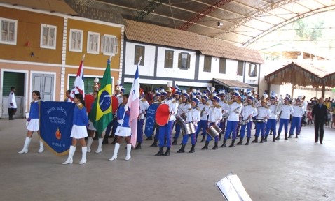Escola Ermentina Leal participou do XII Encontros de Bandas e Fanfarras